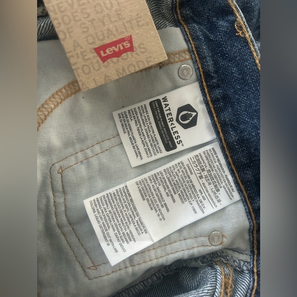 NWT Men’s Levi’s 505 Regular Denim Shorts, Size 32, Medium Blue Colour - Picture 9 of 11